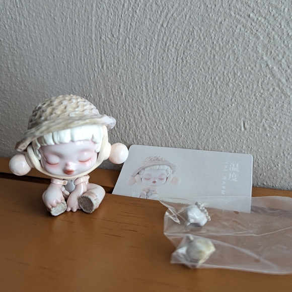 SOLD- Skullpanda Pop Mart Warmth Series - Picture 3 of 8